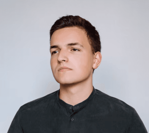 Alex R.
